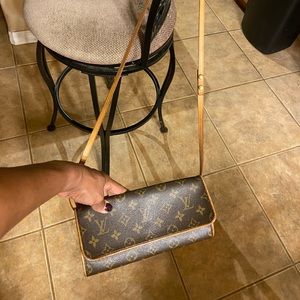 LV Pochette Twin GM